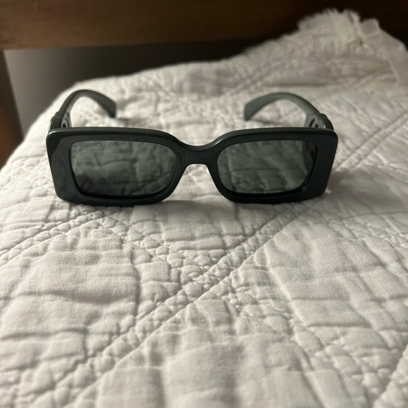 Gucci Sunglasses Model GG1325S - Picture 6 of 13